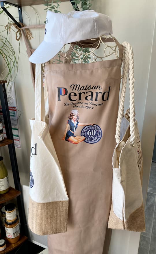 Tablier brodé 60ans Maison Perard